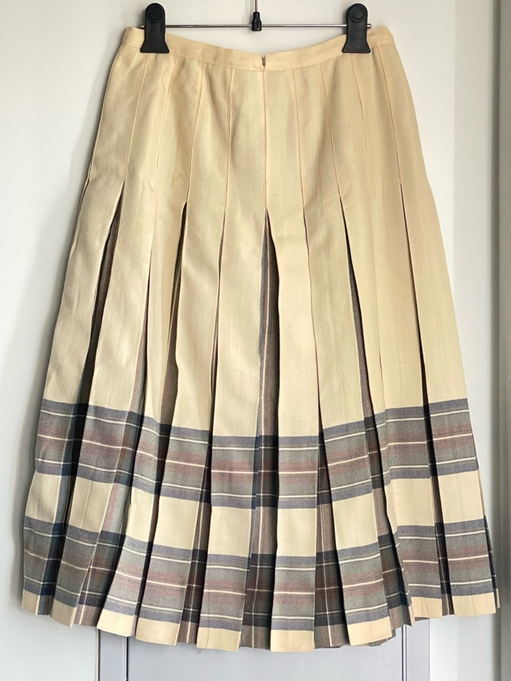 VTG ALJEAN OF CANADA Pleated Cream Plaid Pure Virgin Wool Skirt